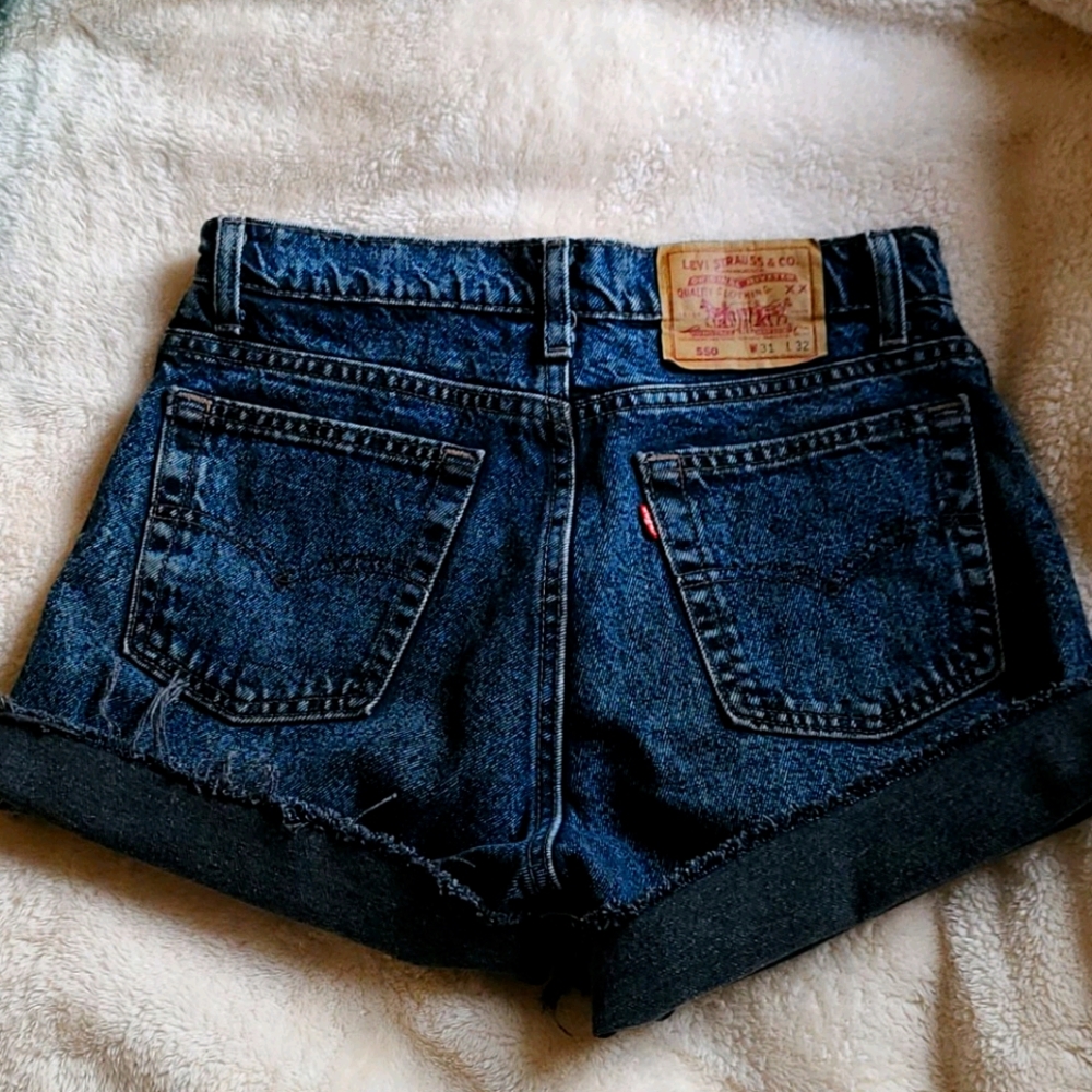 Repurposed 550 Levi shorts 😍